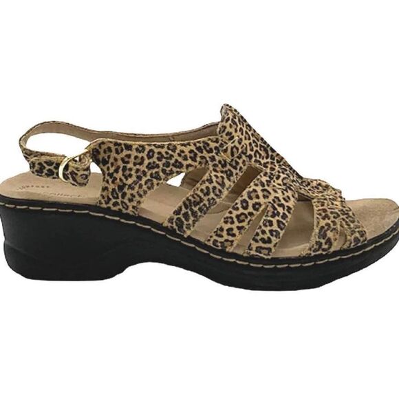 New In Box Collection by Clark’s Sandals - Picture 2 of 4